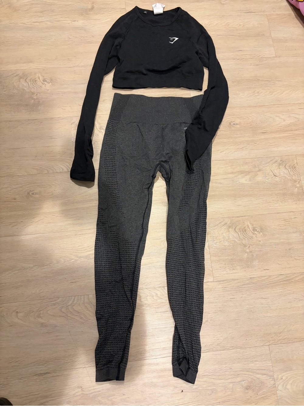 Gymshark Black Seamless Leggings & Crop Long Sleeve Set - Black Small